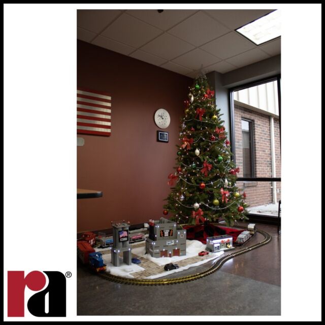 Its beginning to look a lot like Christmas at #RolledAlloys! 

#SpecialtyMetalSupplier