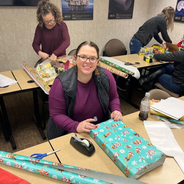 #TemperanceRA had the opportunity to give back and spread some holiday cheer through the Adopt-a-Family event. Thank you to everyone at #RolledAlloys who donated #Christmas presents and made this possible.
