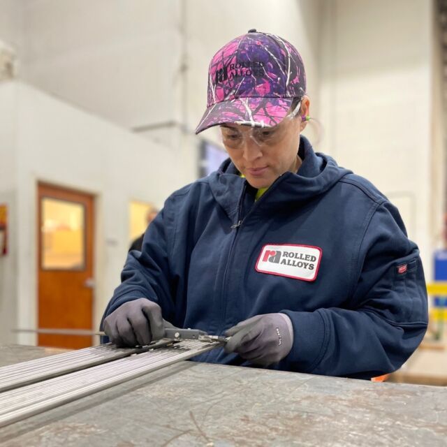 Pictured is QA Tech Amber getting a mic reading on some stainless bar! #RolledAlloys