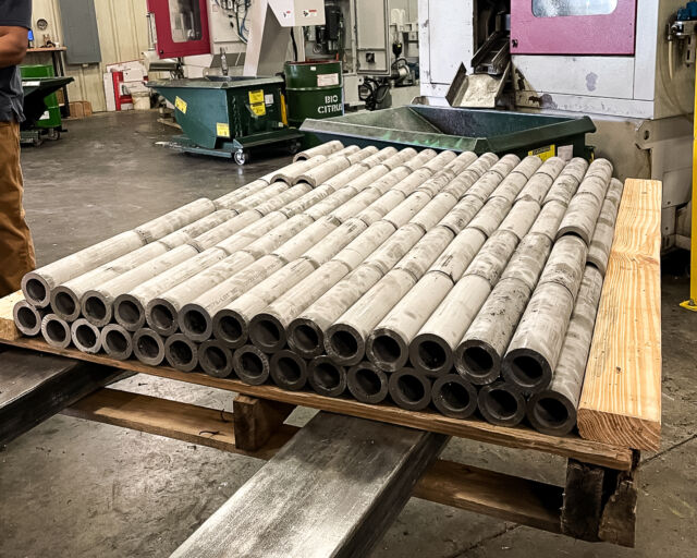 Fresh off the #coldsaw! 316L #stainlesssteel #pipe from #RichburgRA.

Learn more,
https://www.rolledalloys.com/products/stainless-steel/316-316l/

#RolledAlloys