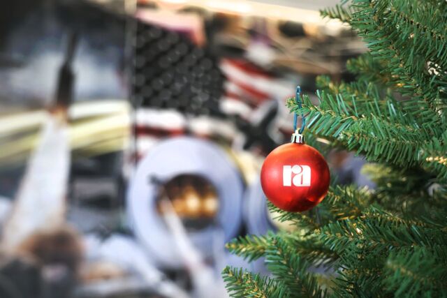 🎄Merry Christmas to all of our customers, friends and families! All US offices will be closed on December 24th and 25th in celebration of the holiday. 

#MerryChristmas #HappyHolidays #RolledAlloys